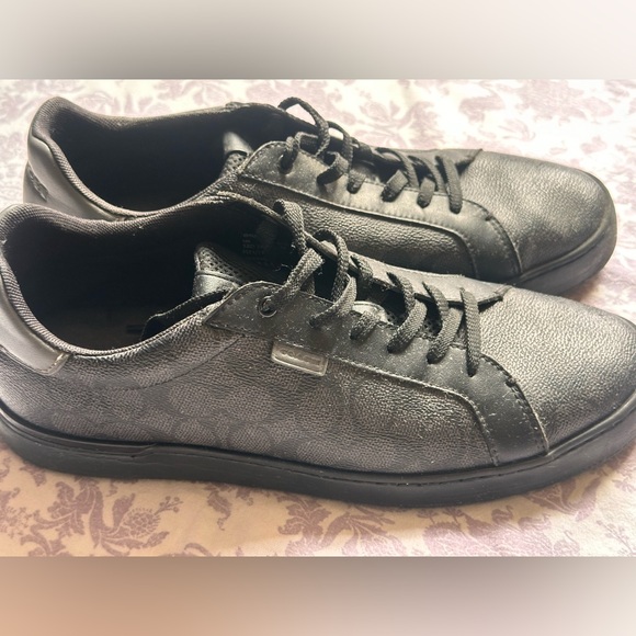 Coach Lowline Low Top Sneaker In Signature Canvas - Picture 2 of 4